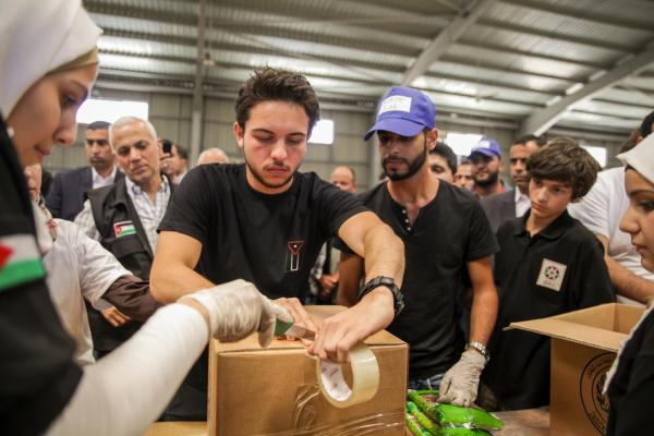 Crown Prince oversees dispatch of an aid convoy to Gaza