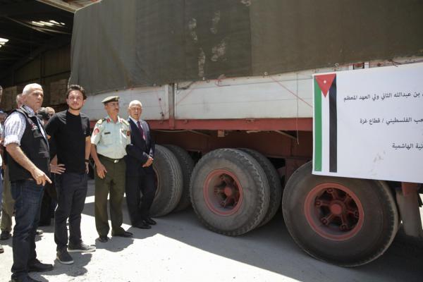 Crown Prince oversees dispatch of an aid convoy to Gaza