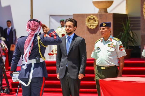 مندوبا عن جلالة القائد الأعلى، ولي العهد يرعى حفل تخريج الفوج الثامن والعشرين من تلاميذ الجناح العسكري في جامعة مؤتة