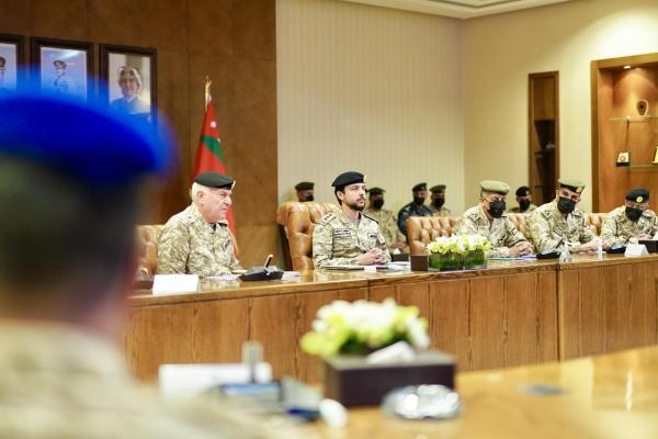 ولي العهد يزور القيادة العامة للقوات المسلحة