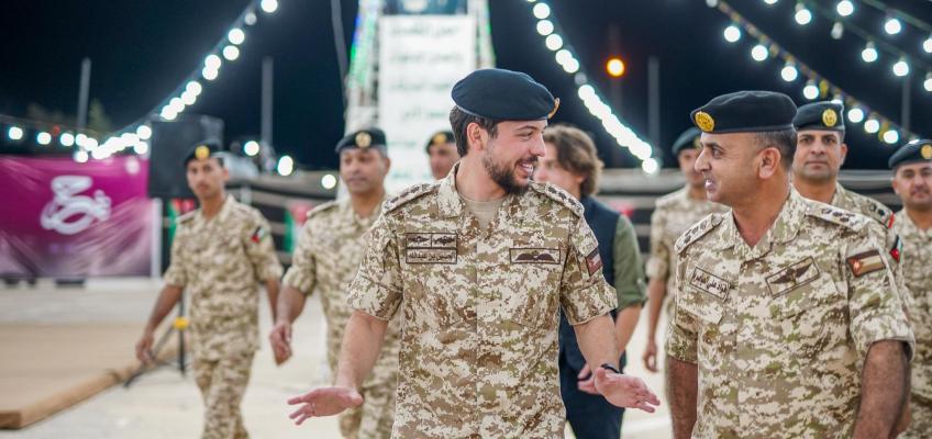 رفاق ولي العهد في لواء الملك الحسين المدرع 40, يقيمون ليلة سمر احتفاء بقرب زفافه