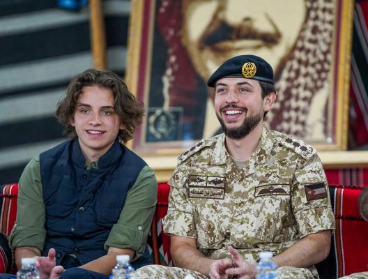 رفاق ولي العهد في لواء الملك الحسين المدرع 40, يقيمون ليلة سمر احتفاء بقرب زفافه