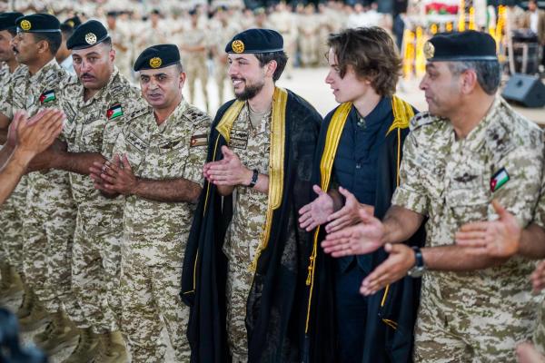 رفاق ولي العهد في لواء الملك الحسين المدرع 40, يقيمون ليلة سمر احتفاء بقرب زفافه