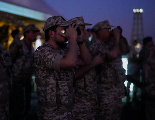 مندوبا عن الملك، ولي العهد يتابع تمرين "صقور الهواشم 3" الليلي