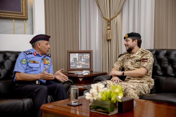 ولي العهد يزور مديرية الأمن العام ويثني على أداء منتسبيها